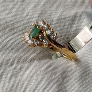 Gold jade ring